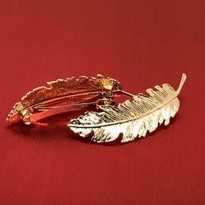 Gold tone Feathery Leaf Barrette